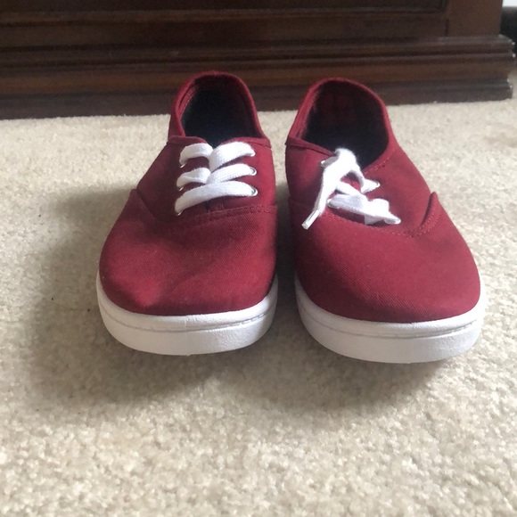 Red Converse from Forever 21 - Picture 3 of 6